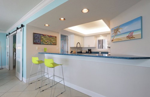 Beachview Country Club Estates Condo | Beachfront Two Bedroom Condo with Den - Sundial L405