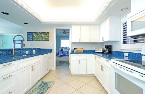 Beachview Country Club Estates Condo | Beachfront Two Bedroom Condo with Den - Sundial L405