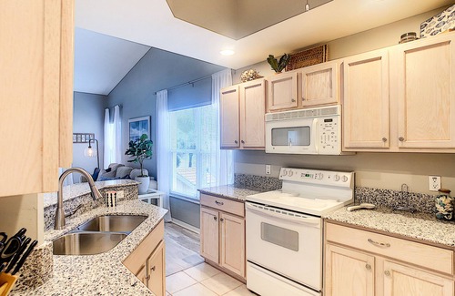 Iona Condo | Discover Gulf Harbor Yacht and Country Club: 10/10 Stay!