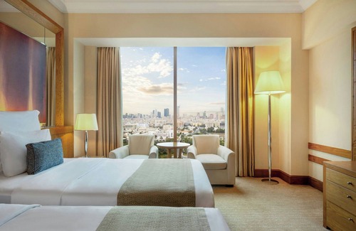 Qudaibiya Hotel | Elegant Gulf Hotel Bahrain: 5-Star Stay with Ocean Views