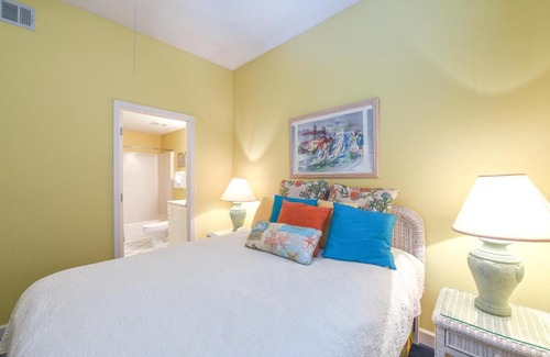 Gulf Place House | Family-Friendly Gulf Place Cabanas with Pool & Hot Tub