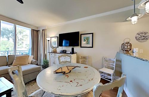 Gulf Place Apartment | Gulf Place Six Palms #2B - BBs Hideaway