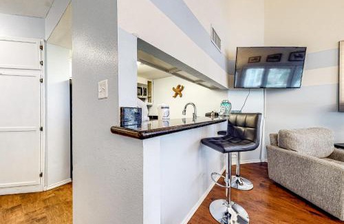 South Padre Island Apartment | Oceanfront Gulf Point Condominiums #1314 with Pool & Hot Tub