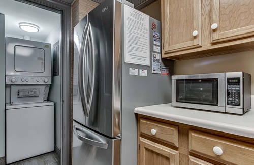 Gulf Shores Hotel | Experience Gulf Tower 8b: Oceanfront Condo with Pool