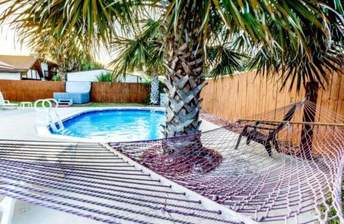 El Centro Beach House | Gulf View Home: Private Pool, Hot Tub & Ocean Access!