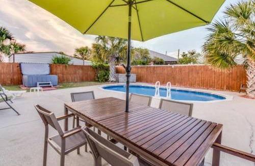 El Centro Beach House | Gulf View Home: Private Pool, Hot Tub & Ocean Access!
