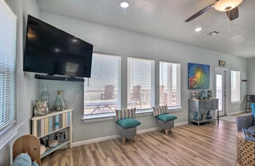 Freeport House | Pet-Friendly Surfside Beach Home with Ocean Views Await!