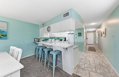 Gulf Shores House | Beachside Retreat - Ideal for Families, Sleeps 8, Rated 9.8