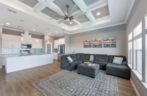Port Aransas House | Gulf Views! 4 BR/3 Bath 2-Story House, Sleeps 12, Beach Access, Dogs OK!