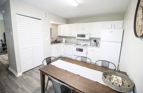 Gulfport Apartment | Inviting Gulfport 2 Bedroom Apartment with Pool & Internet