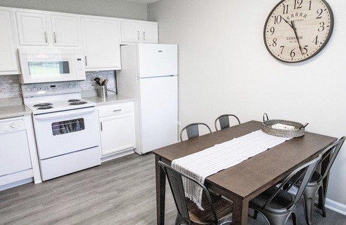 Gulfport Apartment | Inviting Gulfport 2 Bedroom Apartment with Pool & Internet