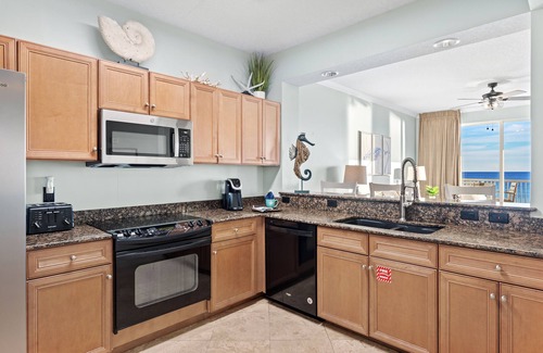 Fort Walton Beach Condo | Beachfront Bliss at Gulfside 402 - Top Rated Ocean View!