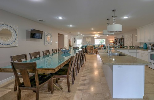 South Padre Island House | Oceanfront Gulfside Gathering Place: A Perfect Coastal Retreat