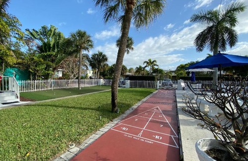 St. Pete Beach Apartment | Gulfside Resort: Family-Friendly Retreat with Pool Access