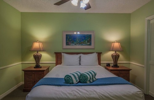 Delray Beach Hotel | Gulfstream Manor: Oceanfront 1 Bedroom with Pool & Spa