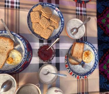Almaty Bed & Breakfast | Guliniza home 中国民宿