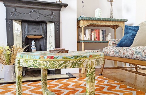 Worthing Cottage | Gull Cottage - Worthing - a cottage that sleeps 3 guests in 2 bedrooms