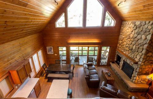 Nisswa House | Exclusive Nisswa Lakefront Cabin with Boat Slip on Gull Lake