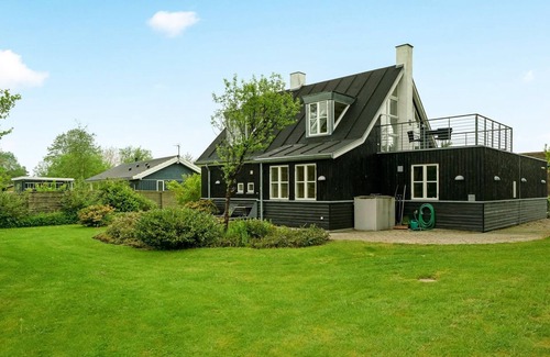 Vejlby Fed House | Gullan Hotel: Oceanfront Retreat with Spa & Family Amenities
