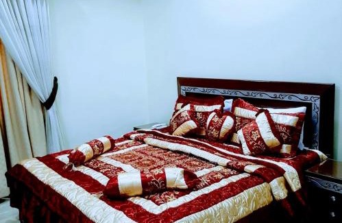 Gulshan-E-Jamal Hotel | Budget-Friendly Gulshan Palace Near Millennium Mall
