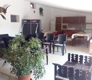 Tiszaorveny House | Family-Friendly Gulyás Vendégház with Hot Tub & Kitchen