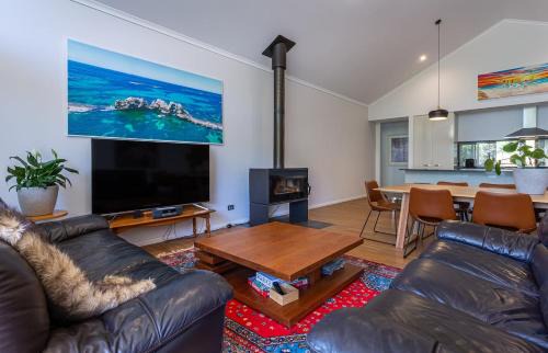 Yallingup House | Relaxing Getaway at Gum Nuts - Perfect for Families & Groups