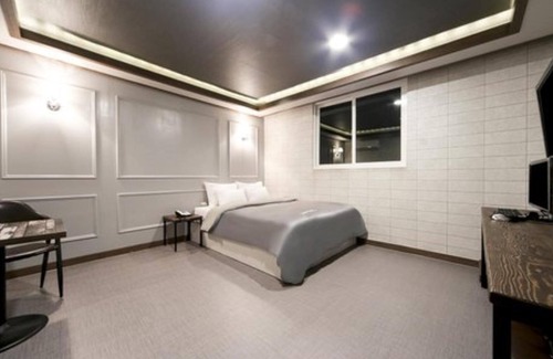 Gumi Hotel | Eco-Friendly Gumi Wonpyeong-dong Hotel with Hot Tub
