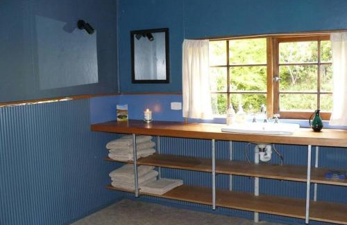 Woodbridge House | Welcoming Gumleaves Bush Retreat: Family-Friendly Escape