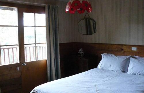 Woodbridge House | Welcoming Gumleaves Bush Retreat: Family-Friendly Escape
