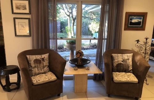Pokolbin House | Gumnut Grove The Vintage: Pet-Friendly Oasis with Ocean View