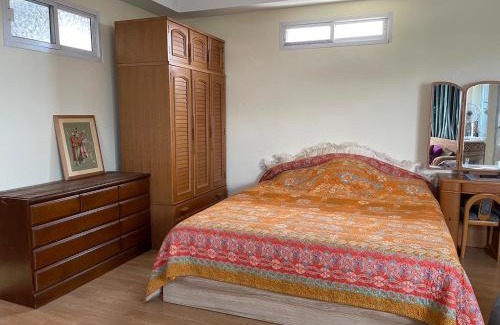 Chiang Mai House | Gumpuju คำปู้จู้: Family-Friendly Retreat with Kitchen