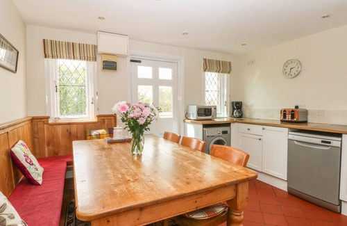 Longnor Cottage | Pet-Friendly Gun End Cottage with Cozy Open Fire