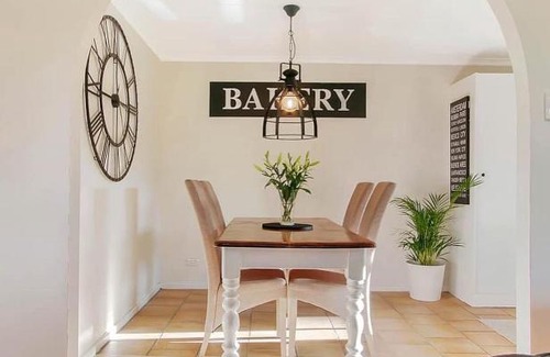 Cromer House | Outstanding Family Getaway at Gundaroo Retreat