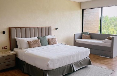 Santo Tomas Hotel | Discover Gunita Villas: Pet-Friendly Retreat with Pool