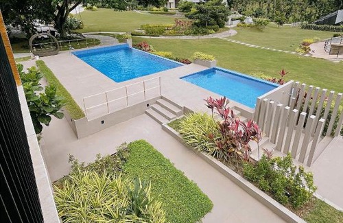 Santo Tomas Hotel | Discover Gunita Villas: Pet-Friendly Retreat with Pool