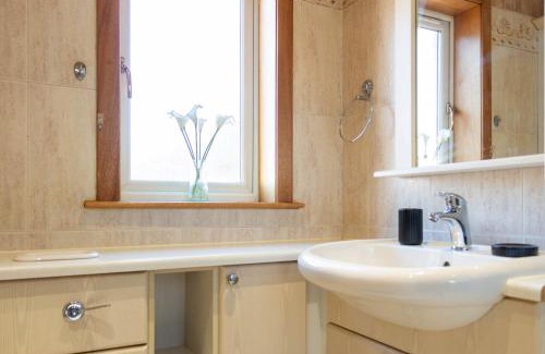 Grangemouth House | Pet-Friendly Retreat at Gunn House for Family Getaways
