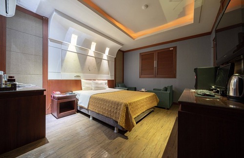 Gunpo 1-dong Hotel | Eco-Friendly Comfort at Gunpo Vivace: Perfect for Families