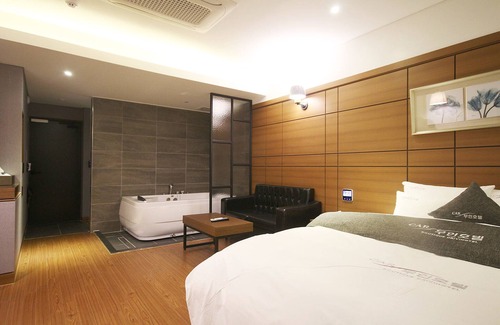 Gunsan Hotel | Eco-Friendly Gunsan CAR Self Check-in Motel with Breakfast