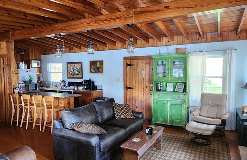 Guntersville House | Explore Buck Island Point: Dock Access & Harbor Views