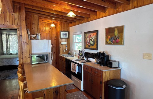 Guntersville House | Explore Buck Island Point: Dock Access & Harbor Views
