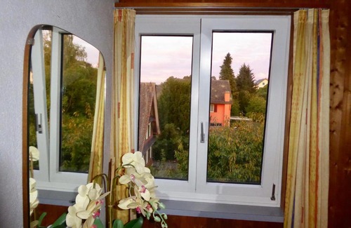 Andelfingen District House | Family-Friendly Guntli’s Guesthouse with Breakfast Included