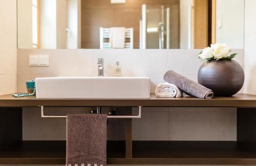 Rabla Apartment | Pet-Friendly Guntraun: Guest Rated 9.8 with Breakfast & More