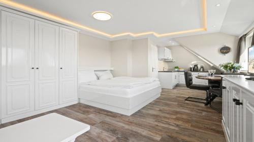 Hornum Apartment | Gurtdeel Leuchtturm-Suite: Oceanfront Escape with Pets Welcome