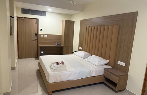 Tiruchendur Bed & Breakfast | Guru Chitra