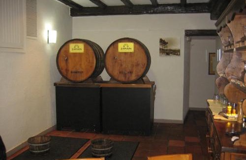 Oiartzun Hotel | Gurutzeberri: Family-Friendly Stay with On-Site Dining