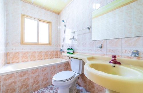 Pungyang-myeon Hotel | Eco-Friendly Family Retreat at Gurye Huni Hotel