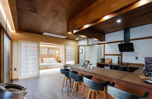 Pohang House | Experience Comfort at GurYong RyoKan with Breakfast Included