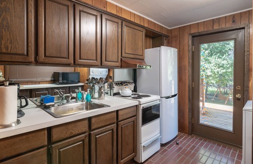 Boyne Falls House | Tranquil Gus's Stump: A Scenic Retreat with Top Amenities