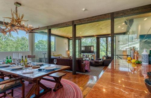 Hirafu Villa | Relax at Gustav's Hideaway by H2 Life with Hot Tub Access