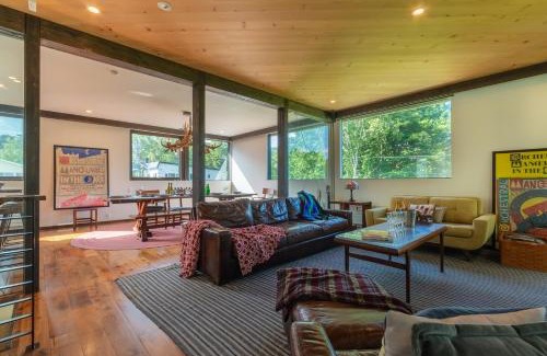 Hirafu Villa | Relax at Gustav's Hideaway by H2 Life with Hot Tub Access